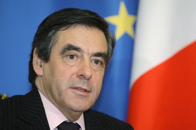 Экс-премьер Франции отругал новое правительство за решение не отдавать 