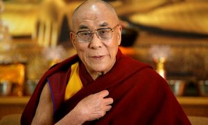 Китай раскритиковал буддийского лидера за выступление на рок-фестивале в Англии