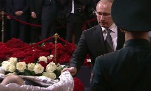 Путин: Примаков смог вывести Россию из тяжелейшего кризиса