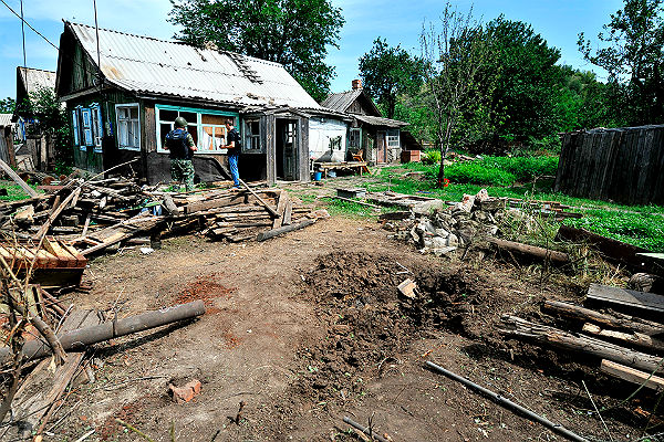 Украинские силовики во время обстрела ДНР убили мирного жителя 