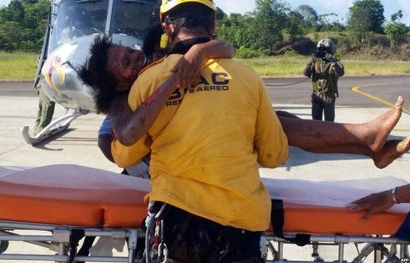 Мать и ребенка нашли живыми через пять дней после крушения самолета 