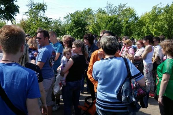 Жители Санкт-Петербурга устроили акцию против Милонова и строительства церкви 