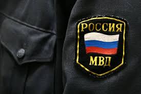 Трое московских полицейских ограбили задержанного по дороге в отделение