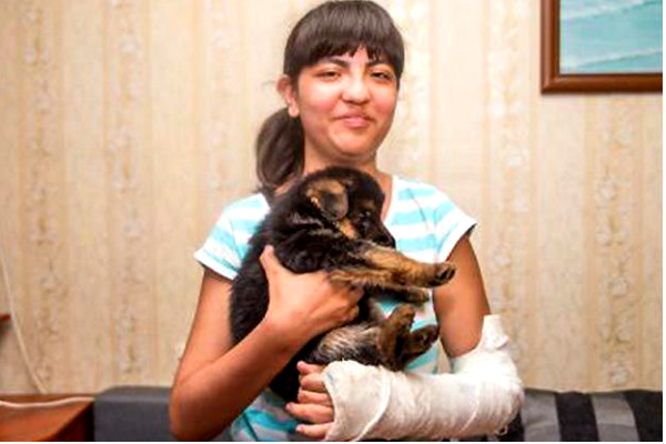 Путин подарил девочкам щенков овчарки и лабрадора 