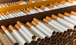 Табачные компании заплатят людям, не знающим о вреде курения