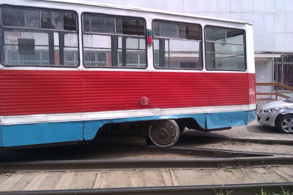 Хулиганы опрокинули трамвай в Москве