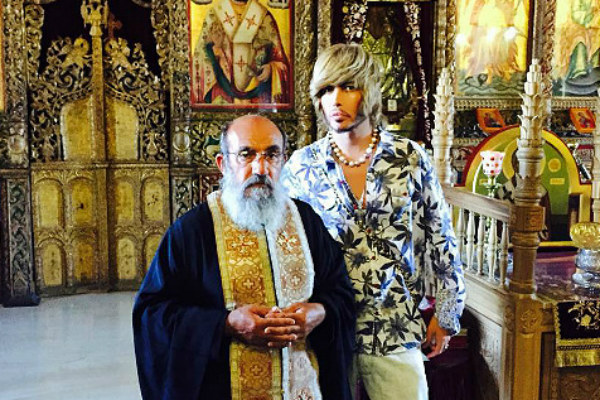 Сергей Зверев защитил себя от сглаза в православном храме на Кипре 
