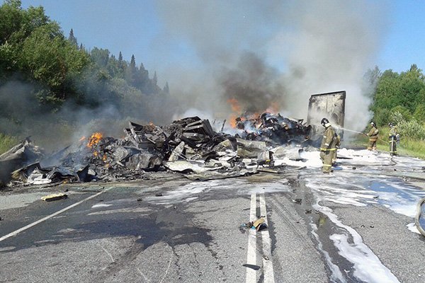 В ДТП с автобусом и фурой под Красноярском пострадали двое детей 