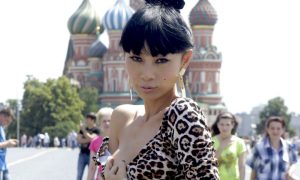 Американская актриса устроила обнаженную фотосессию на Красной площади