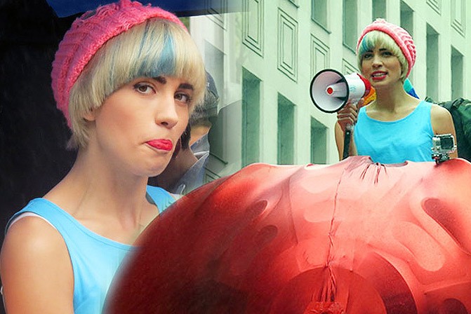 Pussy Riot прошлись во главе гей-парада в Канаде