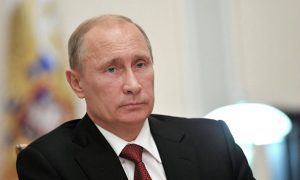 Путин: Не надо быть ура-патриотами и осуждать уехавших работать за рубеж