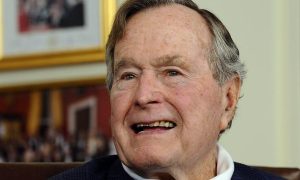Буш-старший сломал шейный позвонок при падении