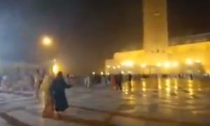 70 женщин пострадали во время давки из-за мыши в мечети