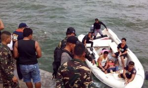 Пассажирский паром перевернулся на Филиппинах: множество погибших