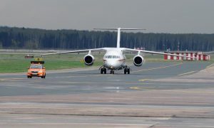 Самолет Новосибирск — Владивосток совершает вынужденную посадку из-за пьяного дебоша на борту