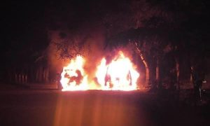 На западной Украине гремят взрывы и горят автомобили