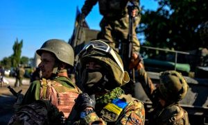 Украинские силовики стали воевать друг против друга