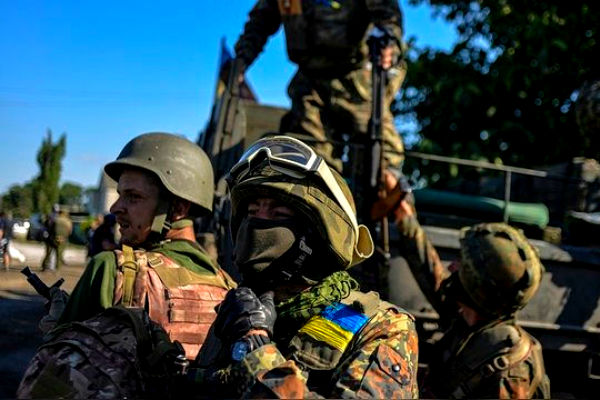 Украинские силовики стали воевать друг против друга 