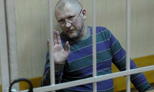 Экс-депутата приговорили к 17 годам за убийство Старовойтовой