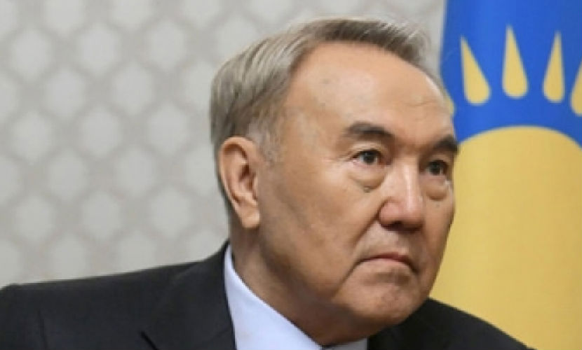 Назарбаев: Низкие цены на нефть сохранятся пять лет 