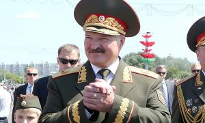 Лукашенко: Украинцев не боимся, но границы усилить надо