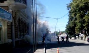 Экстремисты устроили в Харькове разгром оппозиции со стрельбой