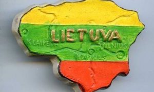 Литва отказала мужчине в визе за рождение в 