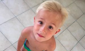 4-летний внук тренера сборной России по биатлону впал в кому на Кипре