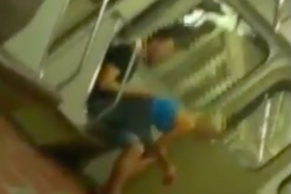 Полиция ищет участников скандального секс-видео в московском метро 