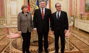 Порошенко, Олланд и Меркель расскажут Путину об итогах встречи в Берлине