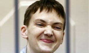 Адвокат просит суд отпустить летчицу Савченко