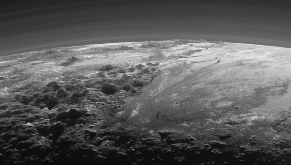 В НАСА сравнили новые снимки Плутона с пейзажами Арктики 