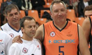 Рогозин и Дворкович стали соперниками на баскетбольной площадке