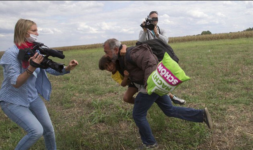 Беженец, сбитый с ног венгерской журналисткой, получил работу в ФК 