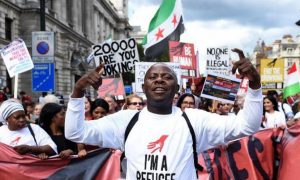 Европу захлестнули массовые демонстрации в поддержку мигрантов