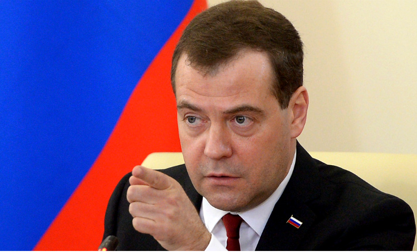 Медведев пообещал научить Европу управляться с беженцами 