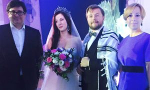 Сын Леонида Парфенова сыграл вторую свадьбу в еврейских традициях