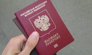 Россияне получат право на два загранпаспорта