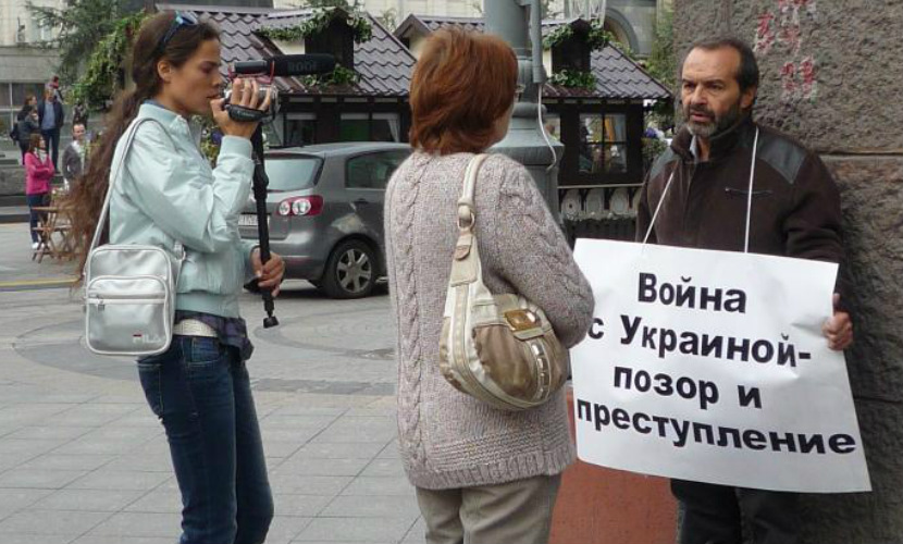 «Ни слова о Путине»: Виктора Шендеровича задержали украинские пограничники 