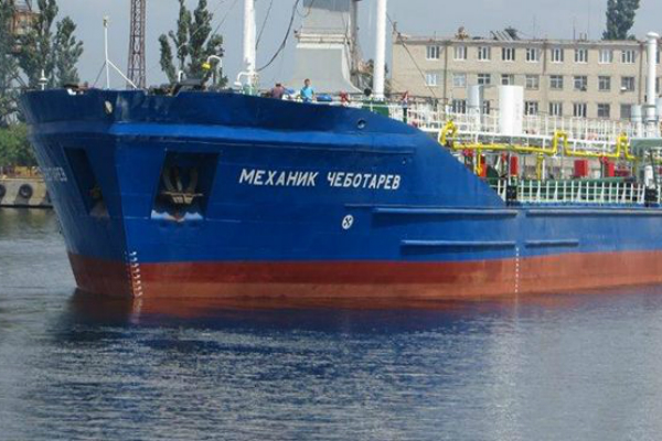 Российский танкер, задержанный в Ливии, прибыл в порт Мисурата 