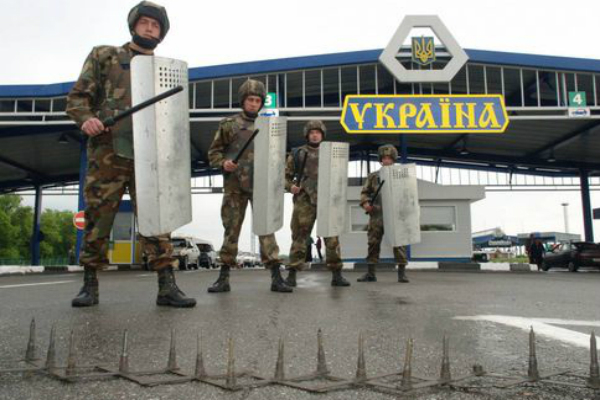 Более 1700 гражданам РФ запрещен въезд на Украину 