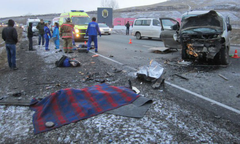 13 человек стали жертвами автокатастрофы под Абаканом 