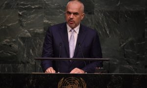 Албания потребовала от Сербии признать независимость Косово