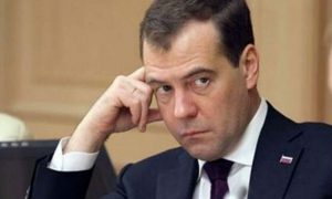 Медведев предостерег регионы от новых долгов