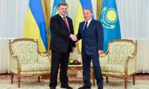 Порошенко очень долго благодарил Назарбаева за принципиальность