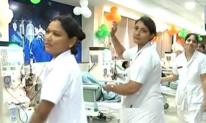 Болливудские пляски индийских врачей возмутили пациентов реанимации