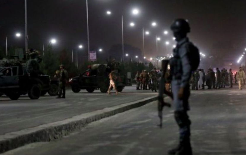 Двое прохожих пострадали при подрыве смертников в Кабуле 