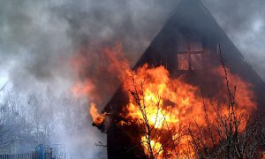 Трое брошенных дома в Томске малышей погибли в результате пожара