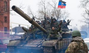 Ополчение и киевские силовики начали отвод танков от линии соприкосновения в Донбассе