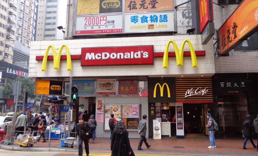 В Гонконге женщина умерла в McDonald's, и никто не обращал на нее внимания целых 7 часов 